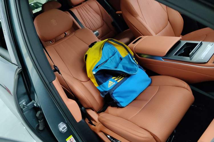 Used BYD Tang L 2025 DM 175KM Drone Player Edition Right Front Seat