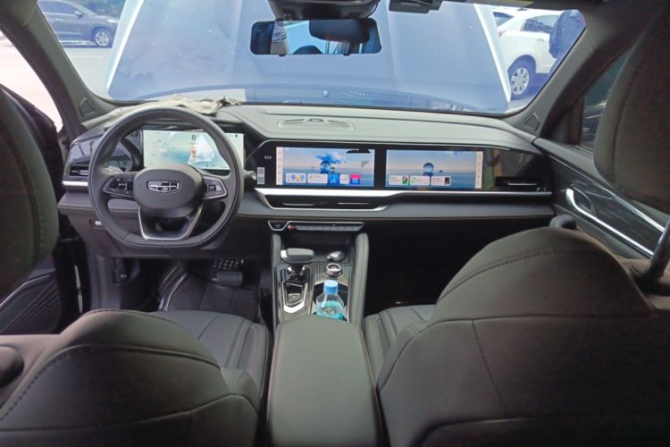 Used Geely Auto Monjaro L 2024 2.0TD DCT EVO Two-Wheel Drive Long-Range Version Center Console