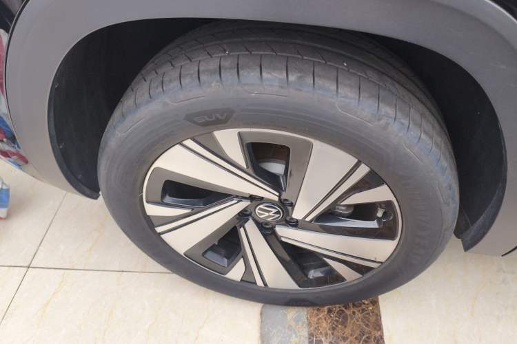 Used Volkswagen Teramont X 2024 380TSI All-Wheel Drive Longyao Edition Right Rear Wheel Hub