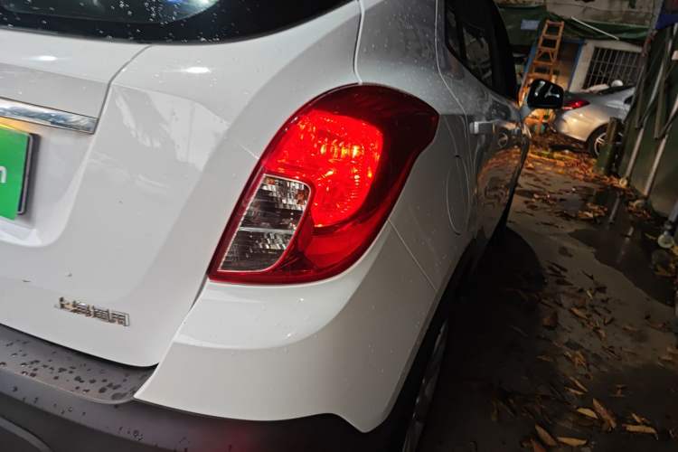 Used Buick Encore 2015 1.4T Automatic Two-Wheel Drive Urban Elite Version
