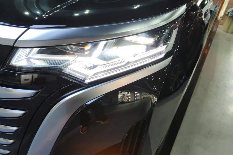 Used Denza D9 2024 DM-i 980 Four-Wheel Drive Prestige Model
