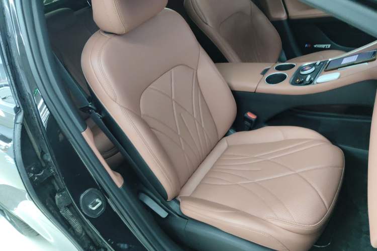 Used Geely Galaxy L6 2025 EM-i 140km Explorer+ Edition Right Front Seat