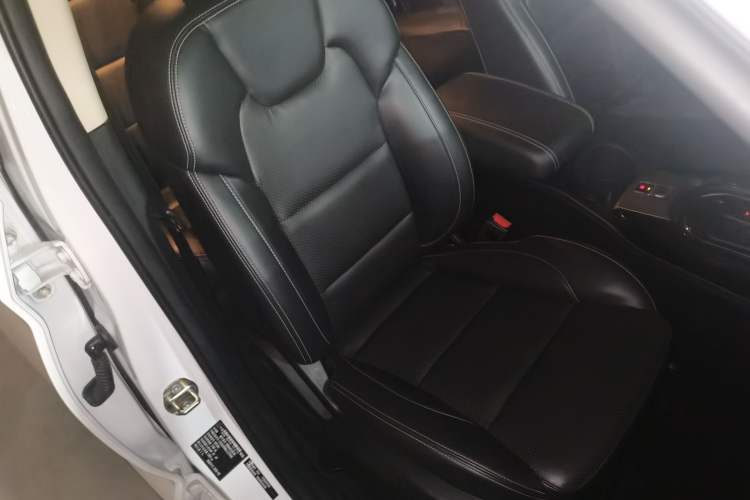 Used Dongfeng Fengon S560 2019 1.8L CVT Elite Model Right Front Seat