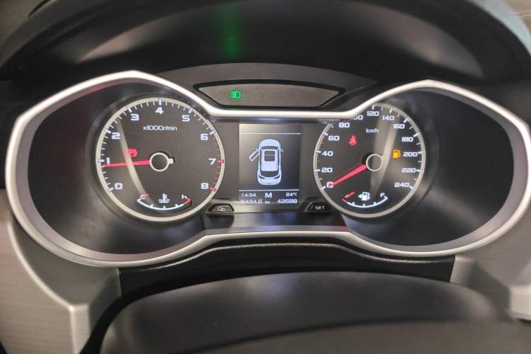 Used Geely Auto Emgrand X7 Sport 2016 2.0L Manual ZhiShang Version Instrument Cluster