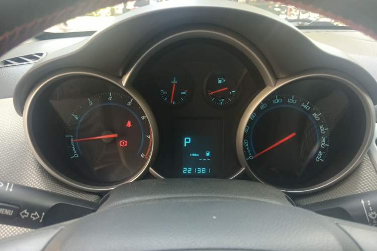 Used Chevrolet Cruze 2012 1.8L SE AT Instrument Cluster
