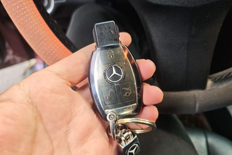 Used Mercedes-Benz GLK-Class 2011 GLK 300 4MATIC Luxury Model