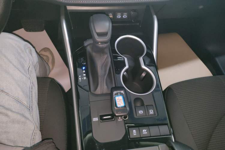 Used Toyota Highlander 2024 2.5L Smart Electric Hybrid Dual-Motor Two-Wheel-Drive Elite Edition 5 Seats