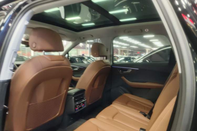 Used Audi Q7 2021 45 TFSI quattro S line Sport model