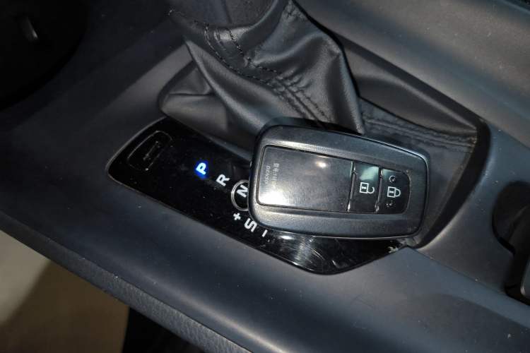 Used Toyota IZOA 2021 Dual-Motor 2.0L Yixiang Edition