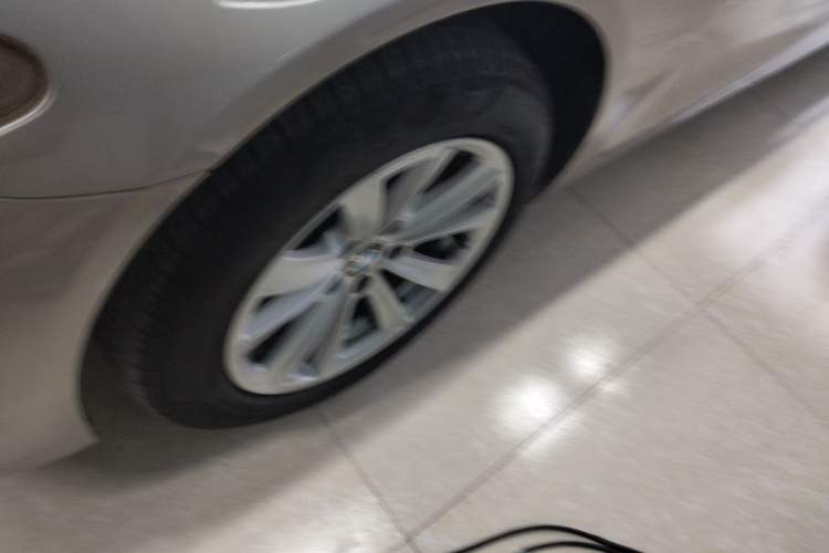 Used BMW 5 Series 2014 520Li Elegant Model
