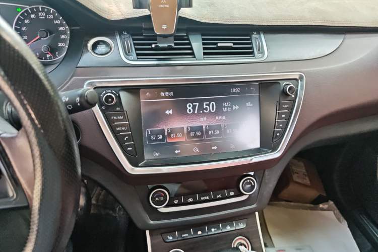 Used Land X7 2015 2.0T Panoramic Prestige Edition