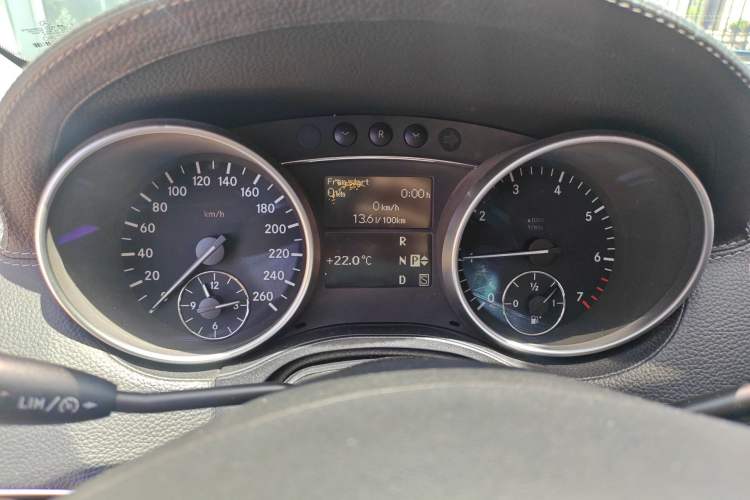 Used Mercedes-Benz GL-Class 2008 GL 450 4MATIC Prestige Edition Instrument Cluster