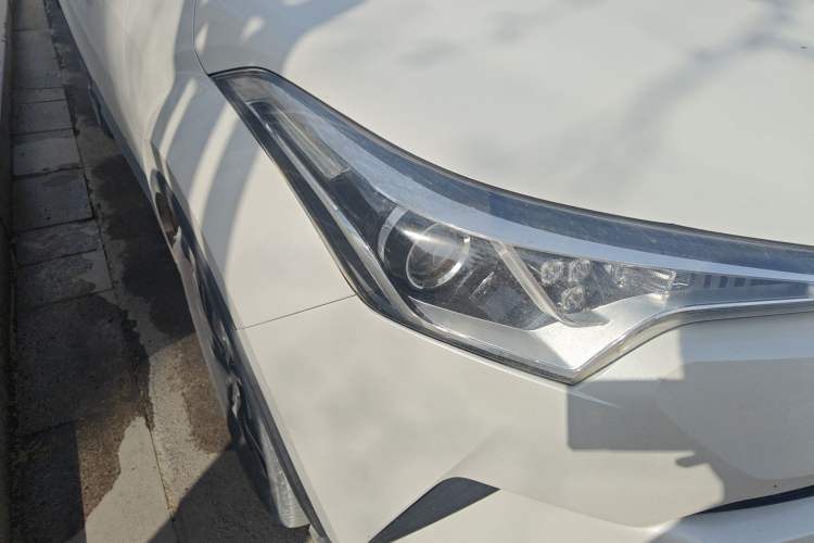 Used Toyota C-HR 2018 2.0L Leading Edition China VI Right Front Headlight