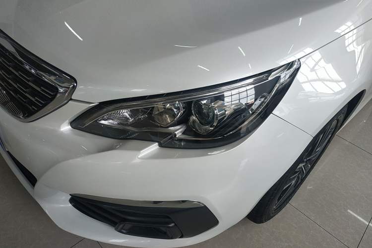 Used Peugeot 308 2018 1.6L Automatic Luxury Edition Left Front Headlight