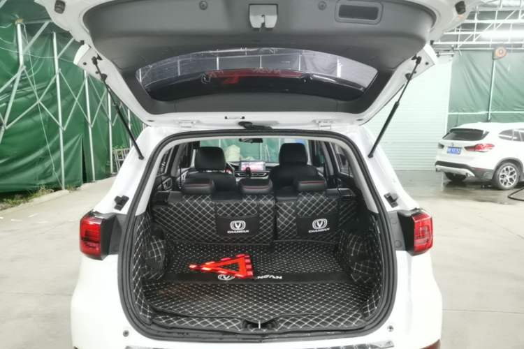 Used CHANGAN CS75 2018 280T Automatic Smart Edition China V-standard Trunk