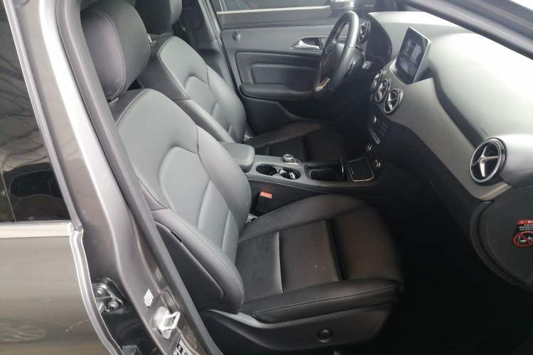 Used Mercedes-Benz B-Class 2017 B 200 Fashion Model
