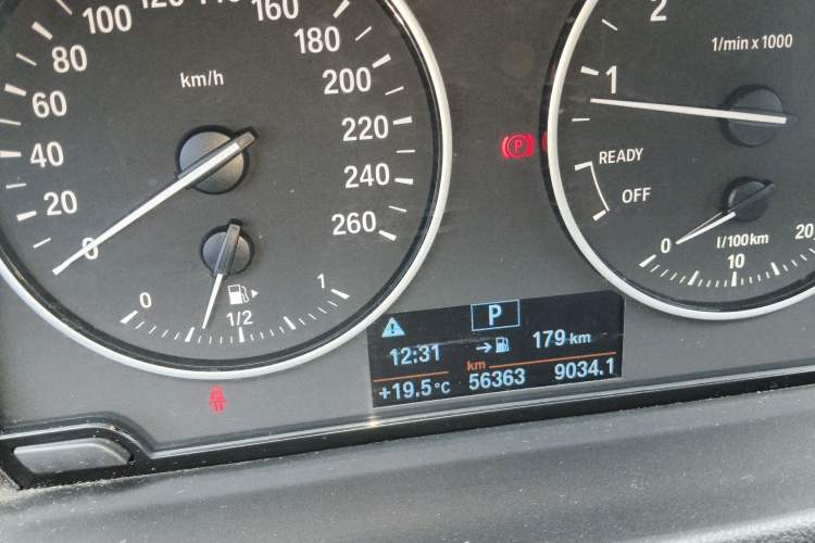 Used BMW X1 2016 sDrive20Li Luxury Model Odometer Close Up