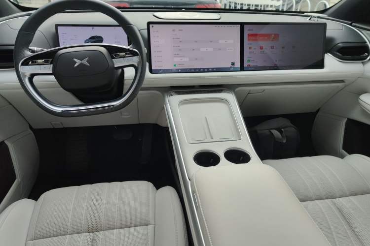 Used XPeng G9 2024 570 Max Center Console