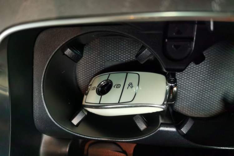 Used Mercedes-Benz E-Class New Energy 2022 Restyled E 350 e L Plug-in Hybrid Sedan