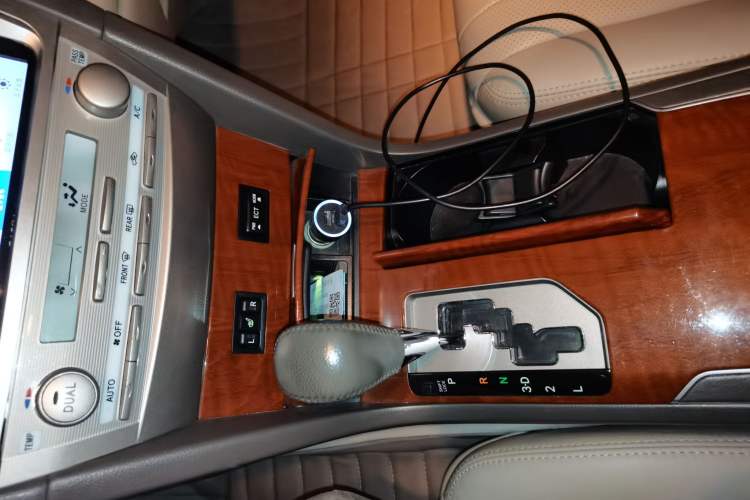 Used Toyota Camry 2013 200G Classic Luxury Edition Gear Lever