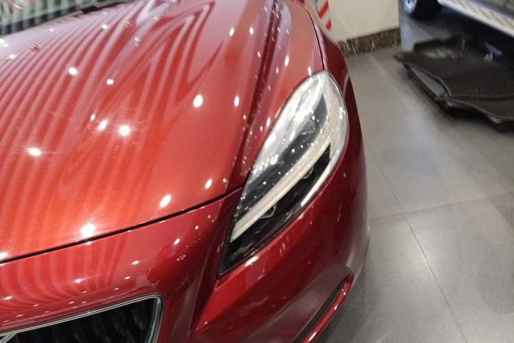 Used Volvo V40 2017 T3 Zhiyi Edition
