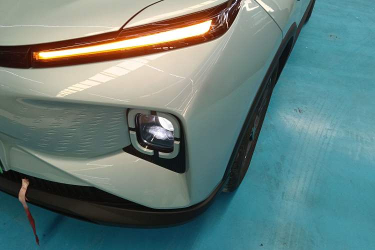 Used Geometry E Firefly 2024 301km Starlight
