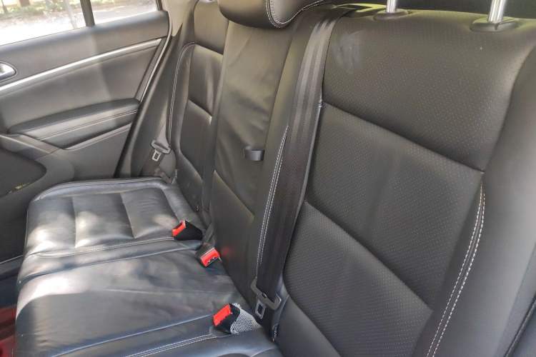 Used Volkswagen Tiguan 2016 300TSI Automatic Two-Wheel Drive Luxury Edition Left Rear Seat