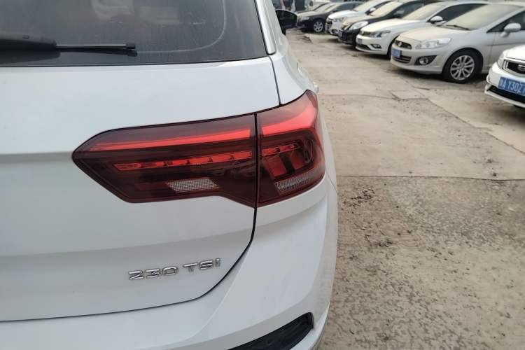 Used Volkswagen T-ROC 2020 230TSI DSG Two-Wheel Drive Advanced Version Right Rear Taillight