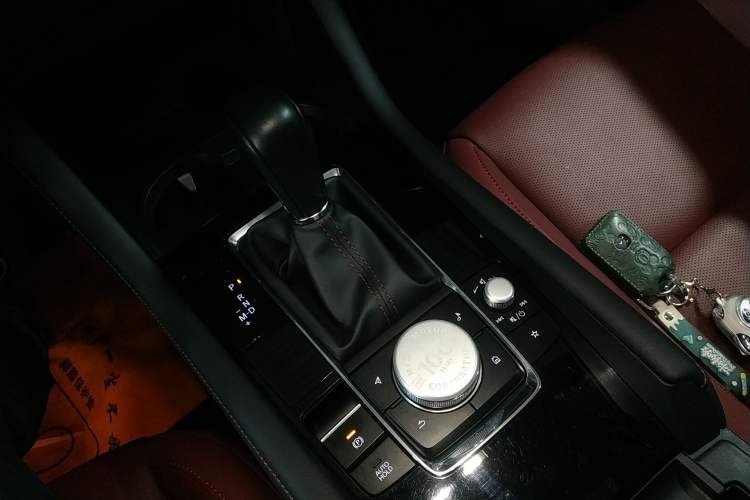 Used Mazda 3 Axela 2022 2.0L Automatic Zhi Rui Obsidian Edition
