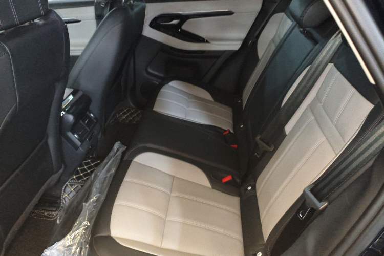 Used Land Rover Range Evoque 2020 249 PS R-DYNAMIC SE Sport Technology Edition Left Rear Seat