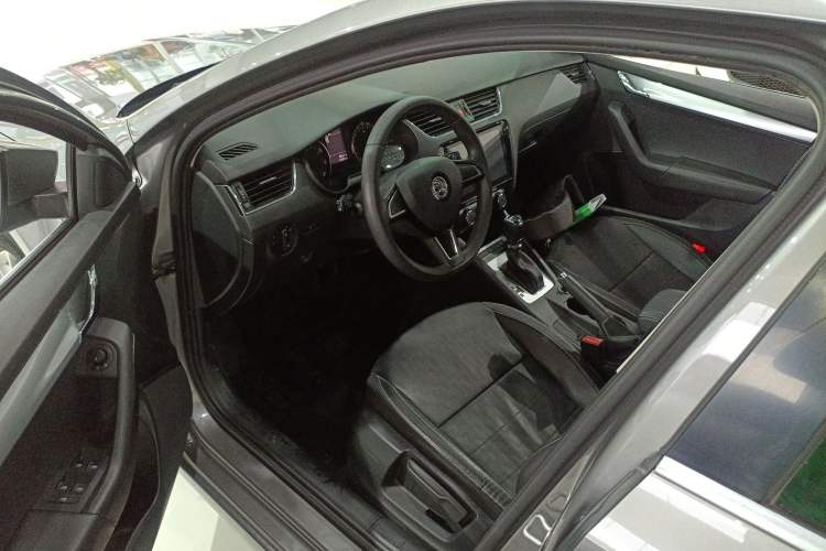 Used Skoda Octavia 2017 1.6L Automatic Chuanxing Edition
