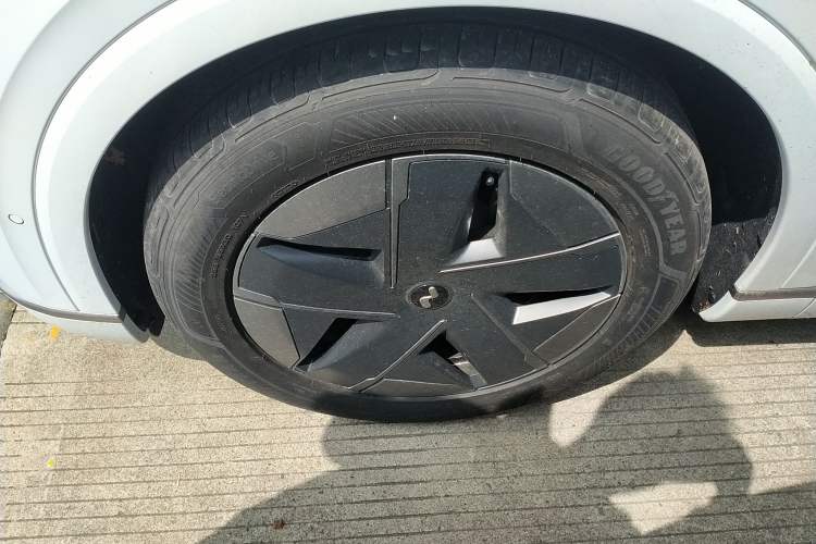 Used ONVO Luxeed L90 2025 Model—Ultra Six-Seater Version Exterior 4