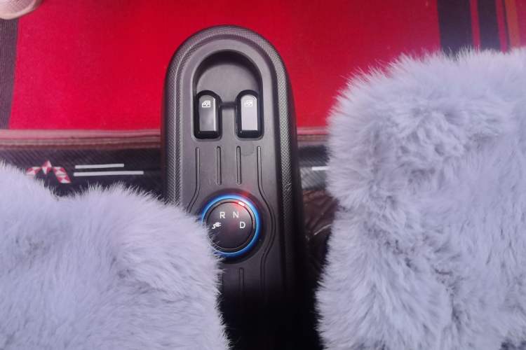 Used Wuling Hongguang MINIEV 2022 Zizai Version Lithium Iron Phosphate Gear Lever