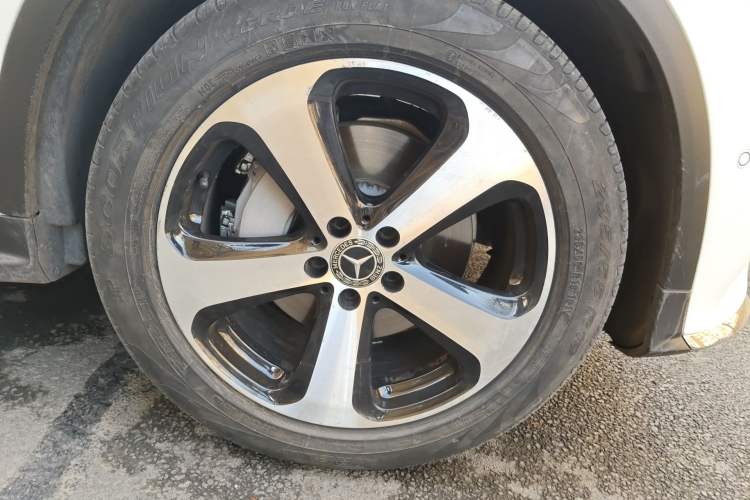 Used Mercedes-Benz GLC 2019 GLC 260 4MATIC Luxury Model