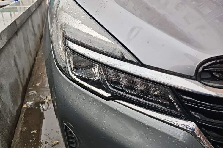 Used Buick GL8 2020 Land Business Class 652T Luxury Model
