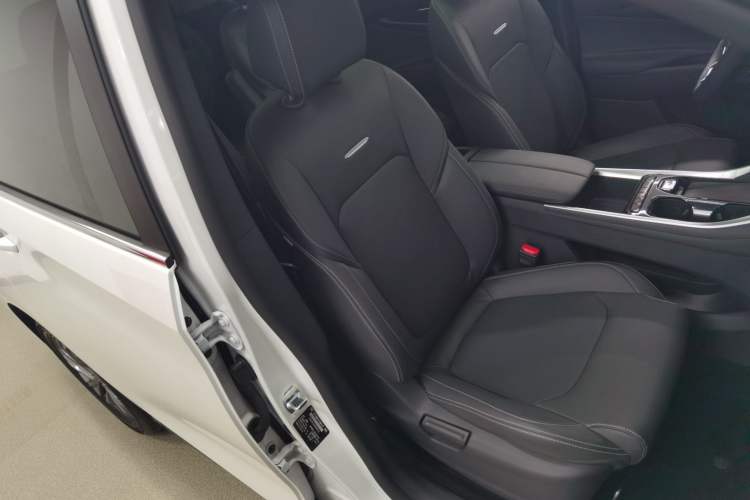 Used SAIC MAXUS G50 2023 PLUS 1.5T Happiness-Recommended Automatic Cruise Version Right Front Seat