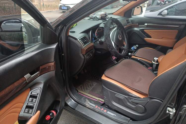 Used BAIC Weiwang S50 2016 1.5T Manual Joyful Elite Edition Driver Seat