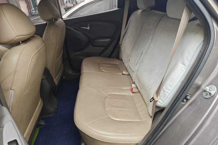 Used Hyundai ix35 2010 2.0L Automatic Two-Wheel Drive Elite Edition GLS Left Rear Seat