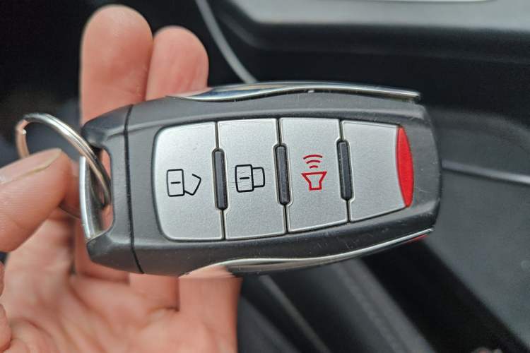 Used Great Wall Poer 2019 2.0T Commercial Version Manual Diesel Two-Wheel Drive Elite Long-Box GW4D20M
