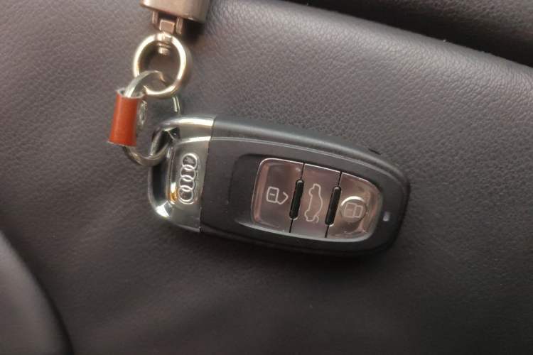 Used Audi Q5 2013 45 TFSI quattro Sport Edition Vehicle Key