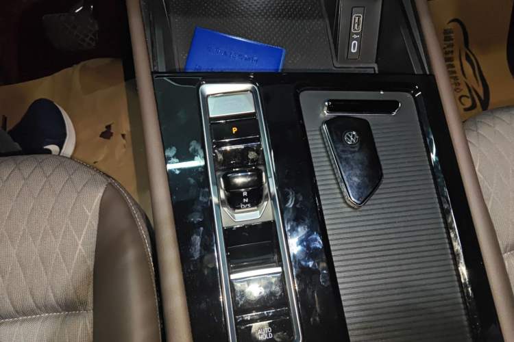 Used Volkswagen Viloran 2024 330TSI Business Edition Gear Lever