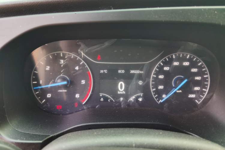 Used JMC Fushun 2023 2.0T Automatic Long-Wheelbase High-Roof Commercial Van—2/3 Seats Odometer Close Up