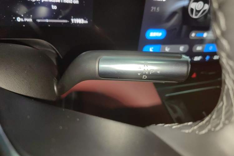 Used Hima AITO M8 2025 Extended-Range Ultra Version 53.4 kWh 6-Seater Edition Gear Lever