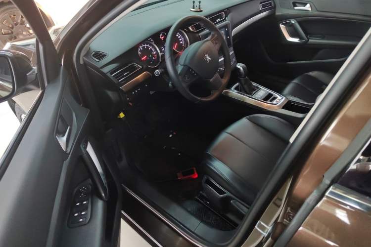 Used Peugeot 408 2014 1.8L Automatic Luxury Edition Driver Seat