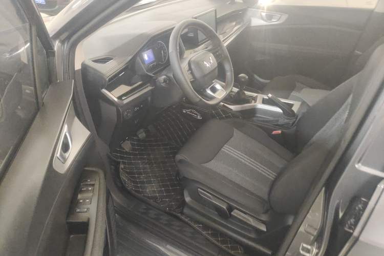 Used Wuling Jiachen 2022 1.5L Manual Enjoyment Elite Model
