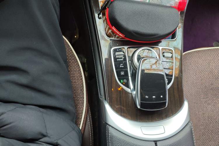 Used Mercedes-Benz GLC 2019 GLC 260 L 4MATIC Dynamic Model Gear Lever