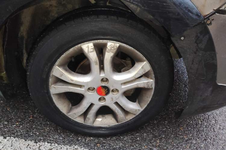 Used FORTHING Joyear 2012 XL 1.5L Manual Luxury Model Right Front Wheel Hub