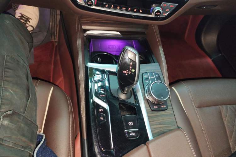 Used BMW 5 Series New Energy 2022 Second Facelift 535Le Luxury Package Gear Lever