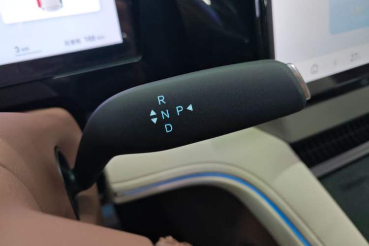 Used BYD Xia 2025 DM-i 1.5T 180km Excellence Model Gear Lever