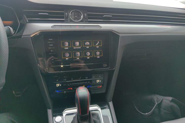 Used Volkswagen Magotan 2023 2 Million Units Limited Edition 330TSI DSG Leading Version Audio And AC Panel